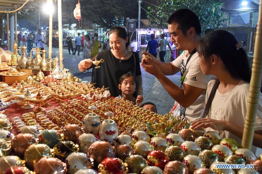 Nighttime economy booms in China's Xinjiang