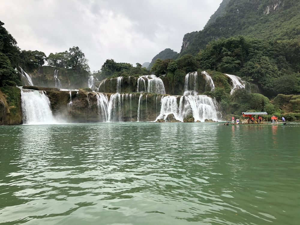 China-Vietnam transnational waterfall to be a benchmark of BRI tourism cooperation