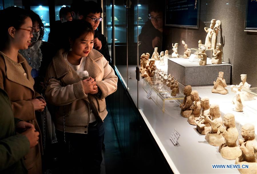 Exhibition on music and dancing along ancient Silk Road held in Zhengzhou, C China