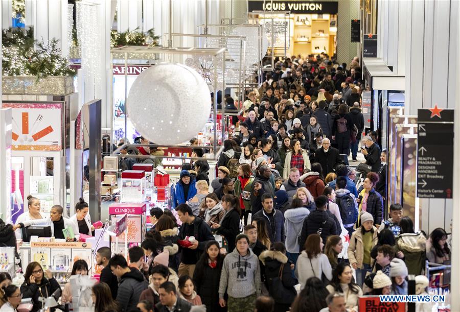 People do shopping for Black Friday sales in New York