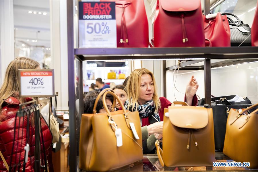 People do shopping for Black Friday sales in New York