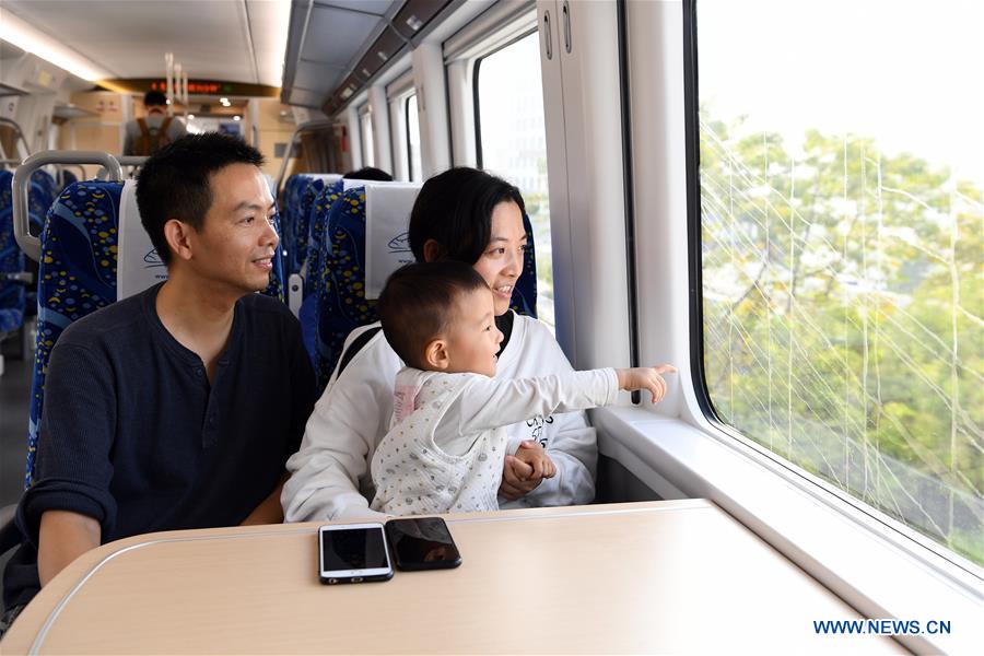 Guangzhou-Shenzhen Intercity Railway starts official operation