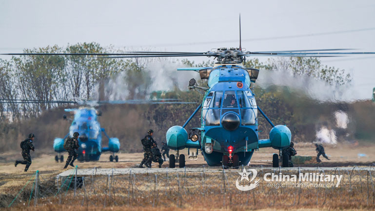 Airmen and special-operations soldiers in coordinated training