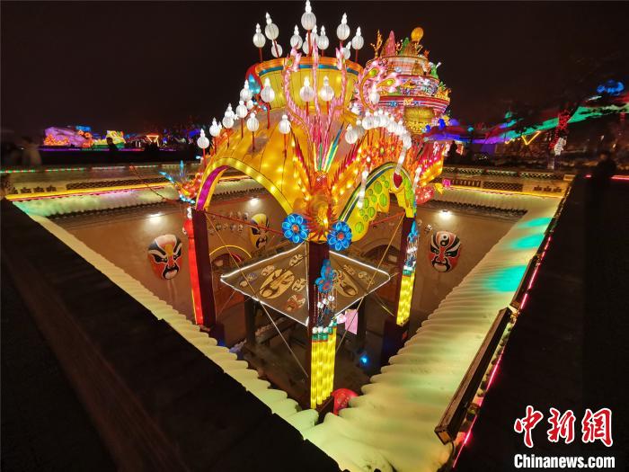 Festival lanterns lit in Henan's Sanmenxia for upcoming Chinese New Year