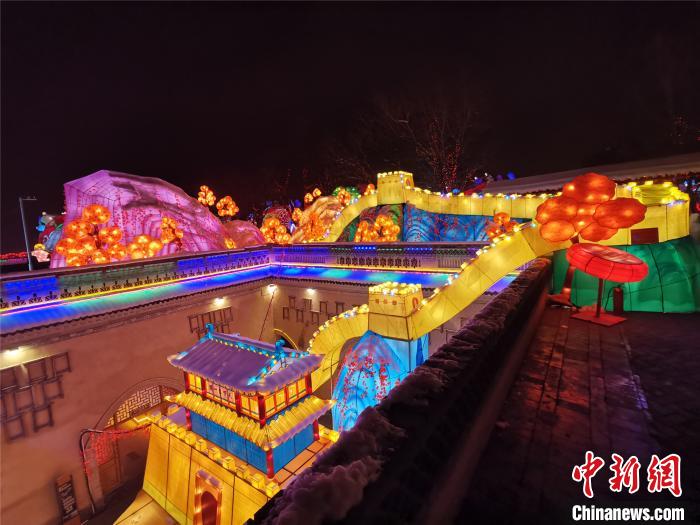 Festival lanterns lit in Henan's Sanmenxia for upcoming Chinese New Year