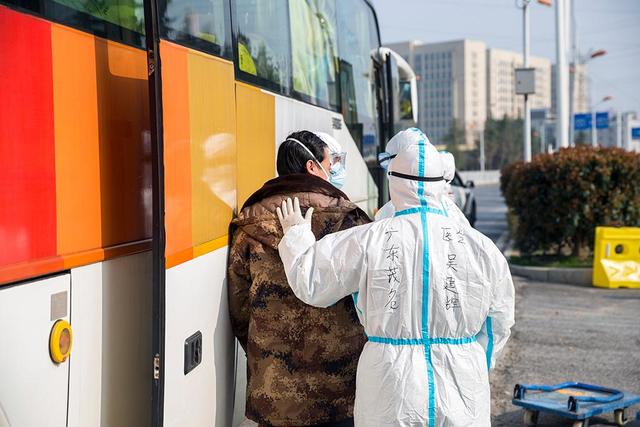 Patients and medical workers bid farewell before final Fangcang makeshift hospital shuts down