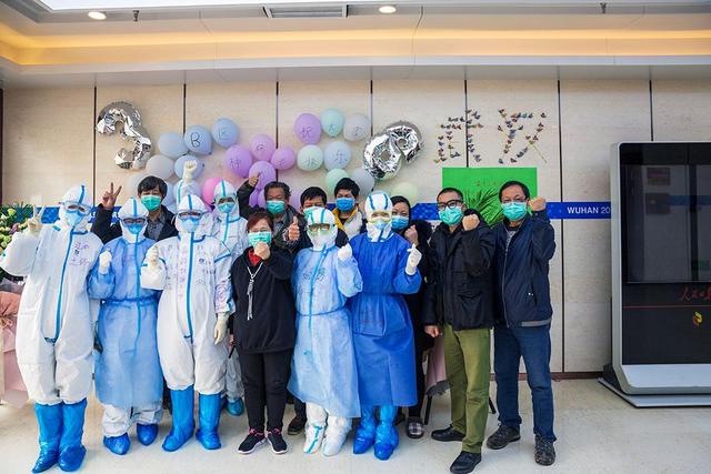 Patients and medical workers bid farewell before final Fangcang makeshift hospital shuts down