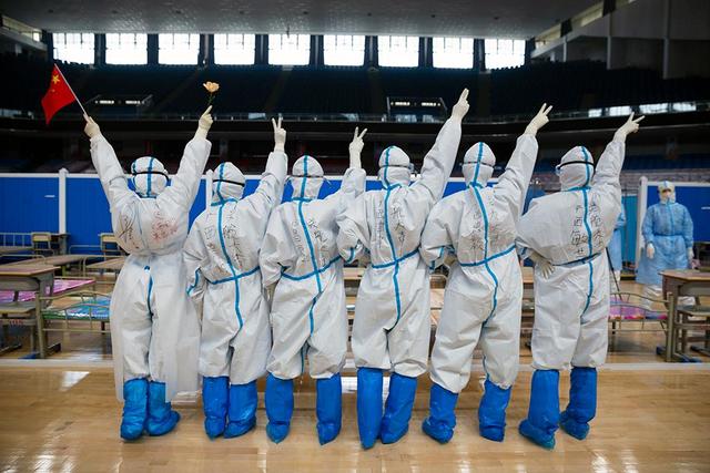 Patients and medical workers bid farewell before final Fangcang makeshift hospital shuts down