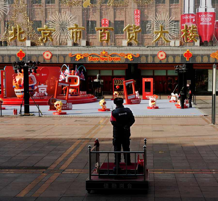 Beijingers stick to their posts despite epidemic outbreak