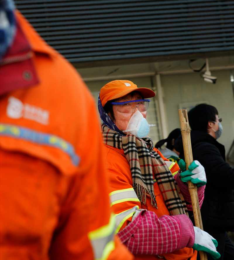 Beijingers stick to their posts despite epidemic outbreak