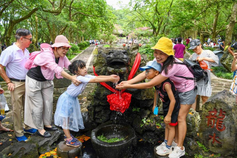 China’s tourism revenue exceeds 12 billion yuan during Dragon Boat Festival holiday