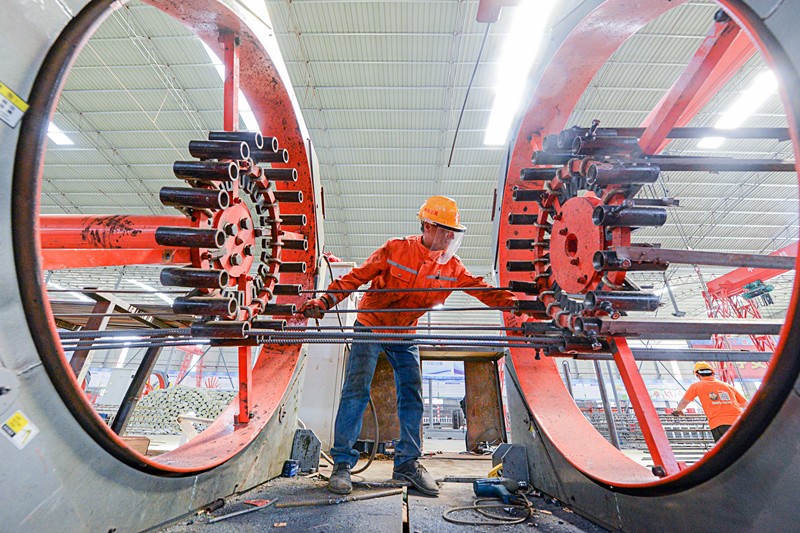 China has confidence, strength to maintain economic development