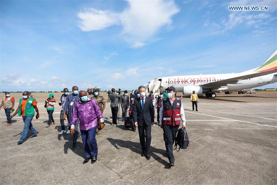 Chinese medical experts to aid anti-epidemic fight in Guinea arrive at Conakry