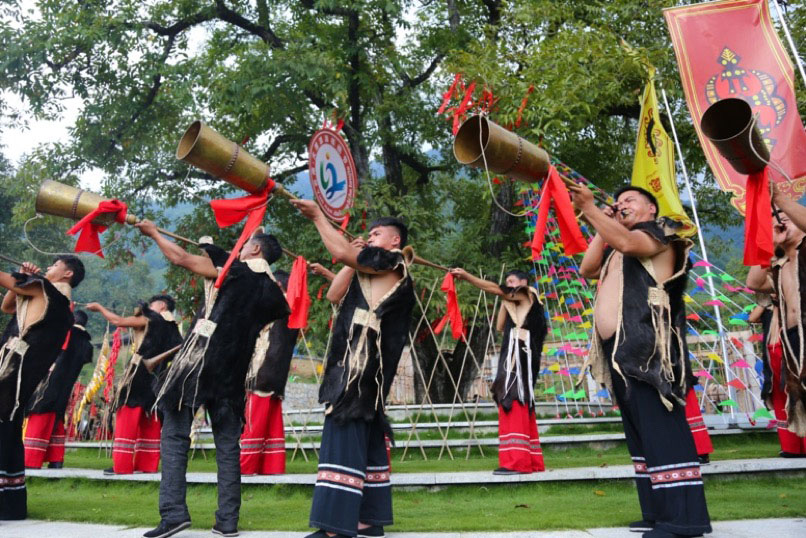 Village in SW China develops featured tourism, embraces prosperous development