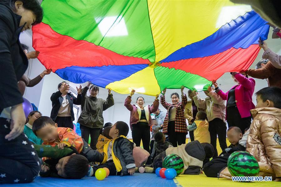 Children with disabilities attend rehabilitation course in Hunan