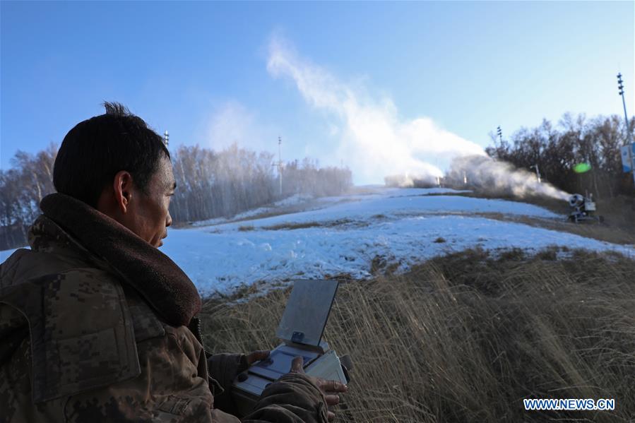 Ski fields in Hebei getting ready for skiing season as temperature drops