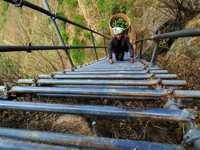 ‘Cliff village’ in SW China’s Sichuan shakes off poverty