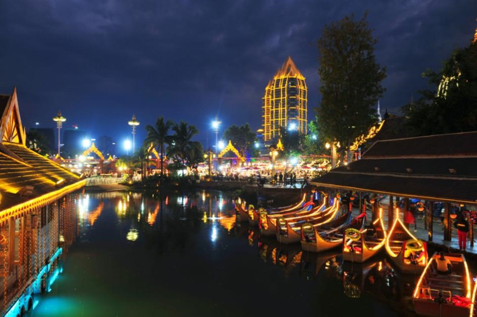 Photo taken on Jan. 5 shows a beautiful night view of the Lancang River in Jinghong, Xishuangbanna, southwest China's Yunnan province. People's Daily Online/Hong Xing