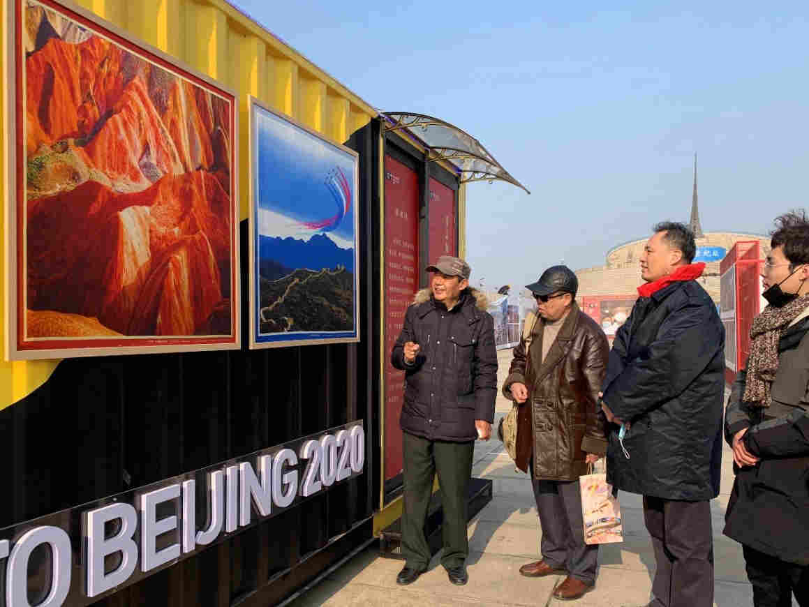  “The Beauty of China” silk scarf photo exhibition showcased at Photo Beijing 2020