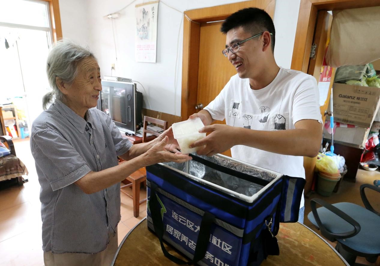 Small community canteens in China bring great benefits to residents