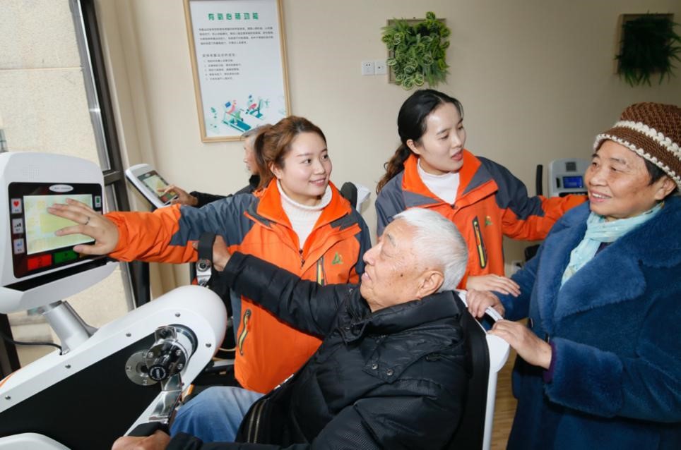 Elderly care services get smarter in China