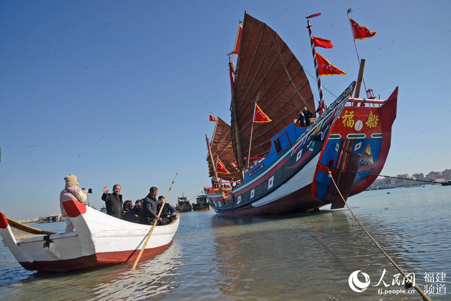 Full-size replica of ancient Chinese boat completes sea trial in SE China