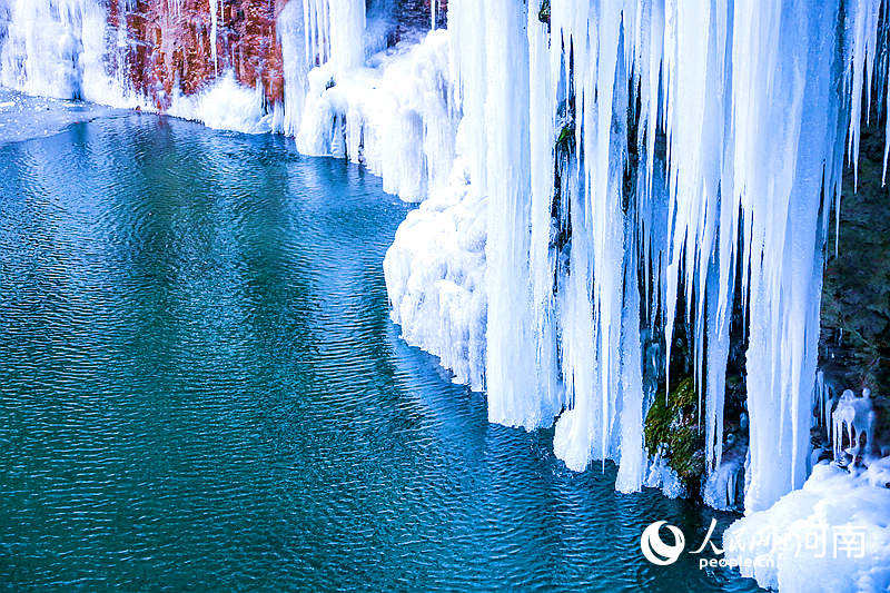 Spectacular ice falls in Yuntai Mountain