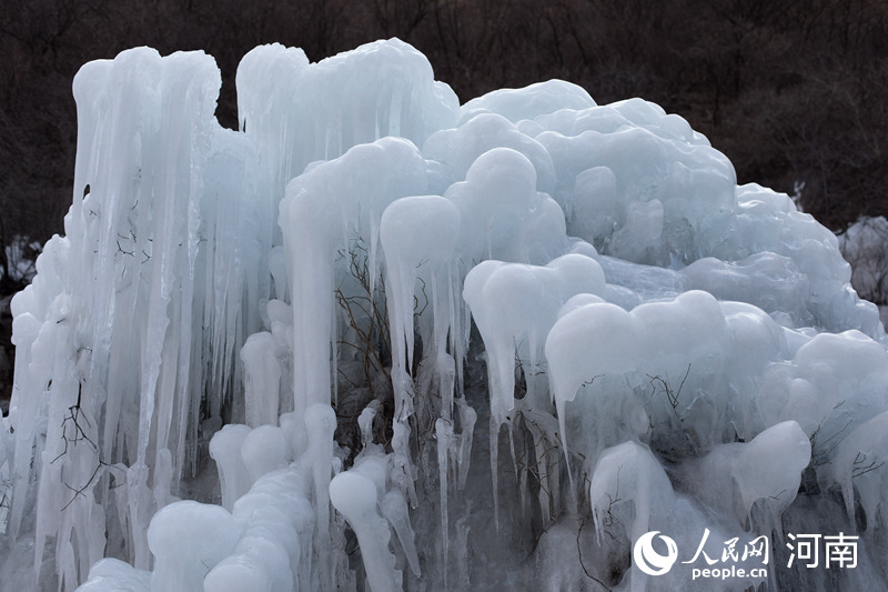 Spectacular ice falls in Yuntai Mountain