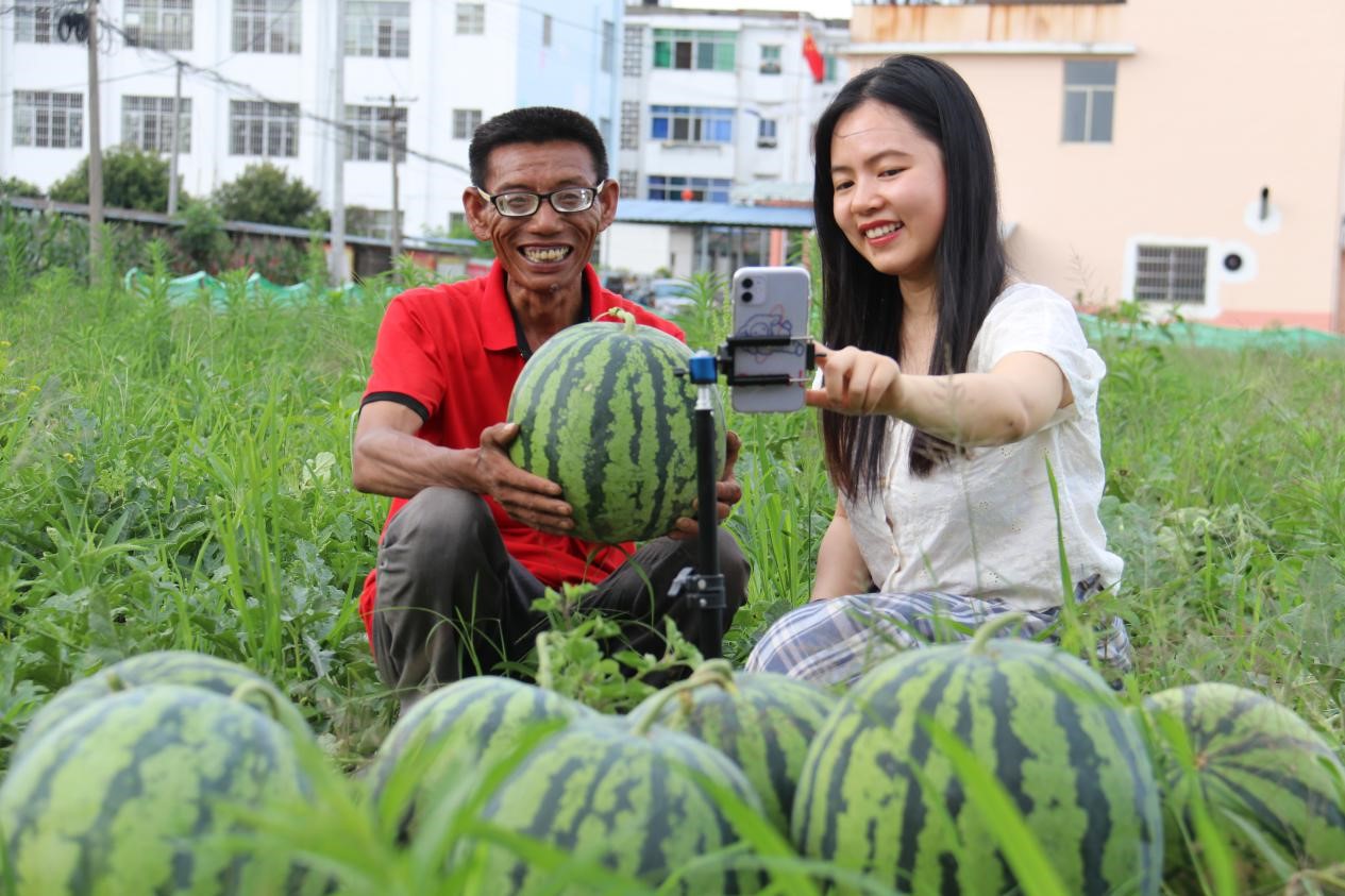 Over 98 percent of once-impoverished villages in China have access to broadband