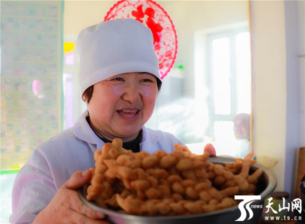 Xinjiang’s tasty Spring Festival fried snacks