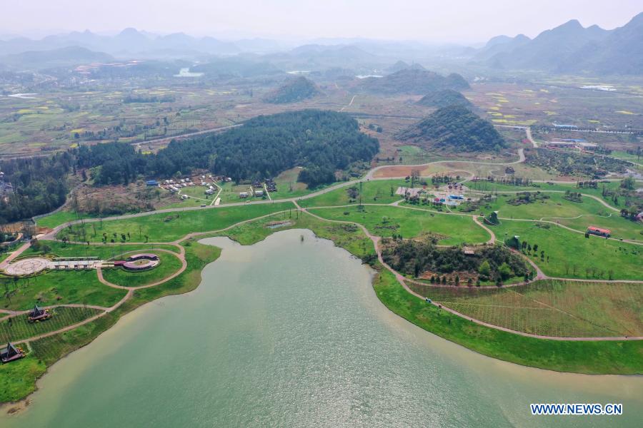 Spring scenery at Xiaohewan Village in Guizhou