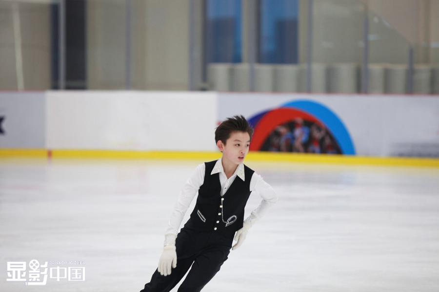 Feature: 12-year-old figure skating devotee makes it to the top