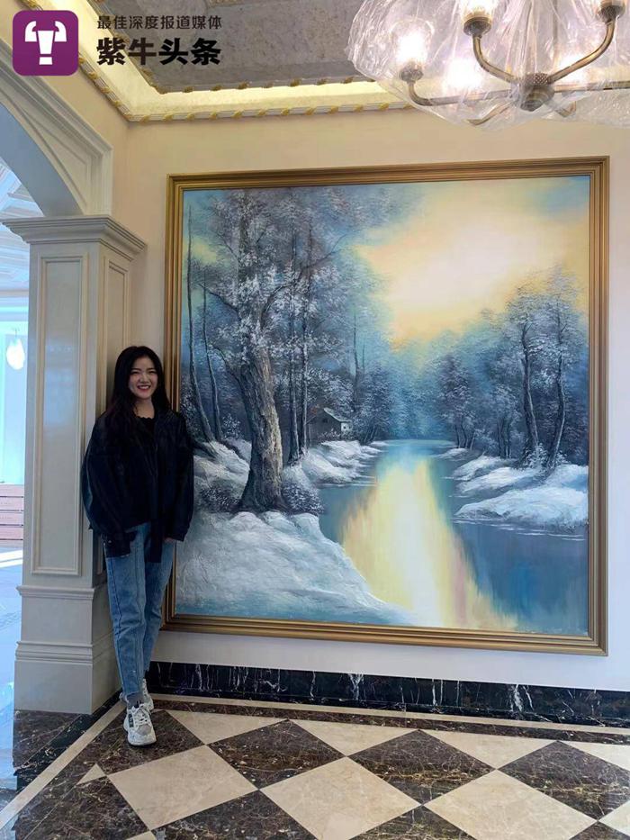 Late-90s girl runs a thriving business producing mural painting, earns 40,000 yuan in six days