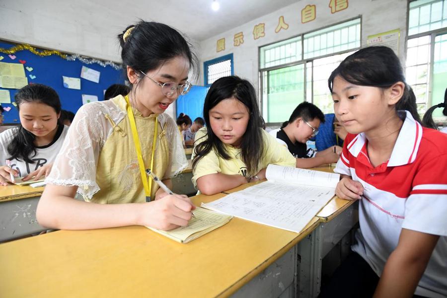 China improves education to alleviate poverty, helps residents embrace brighter future