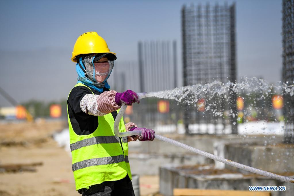 People from various sectors stick to posts during Labor Day holiday