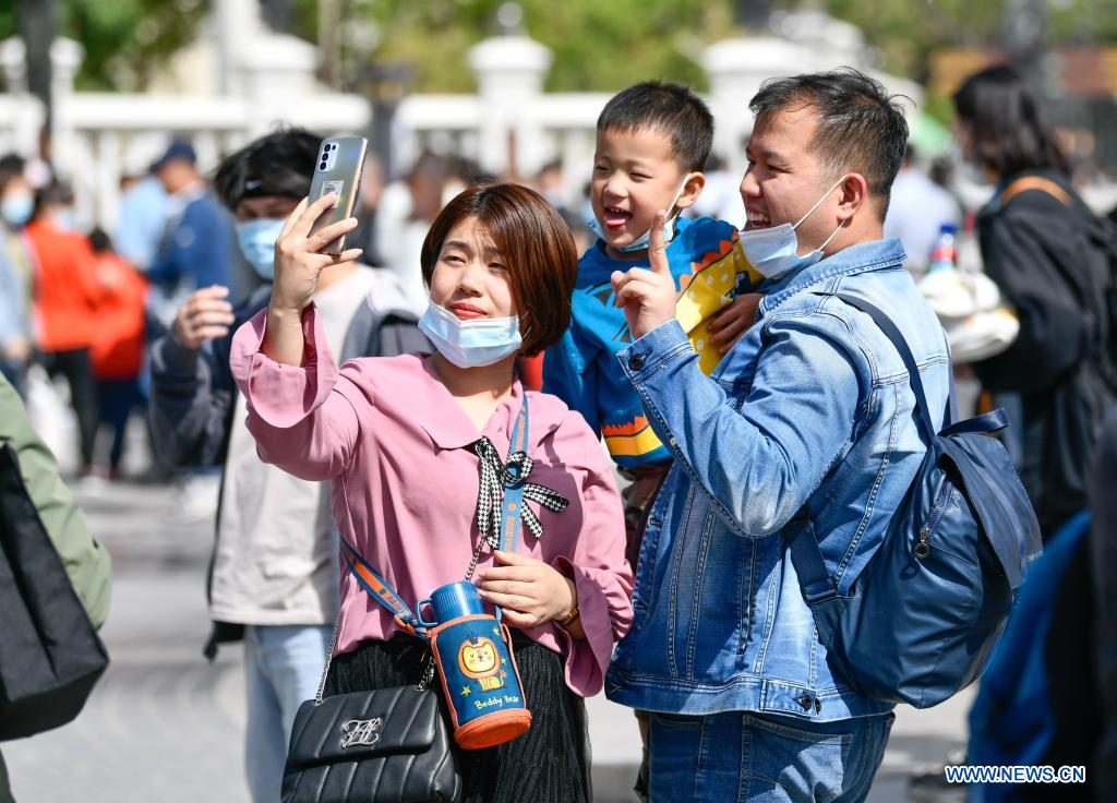 Tourism booms as China's five-day May Day holiday starts