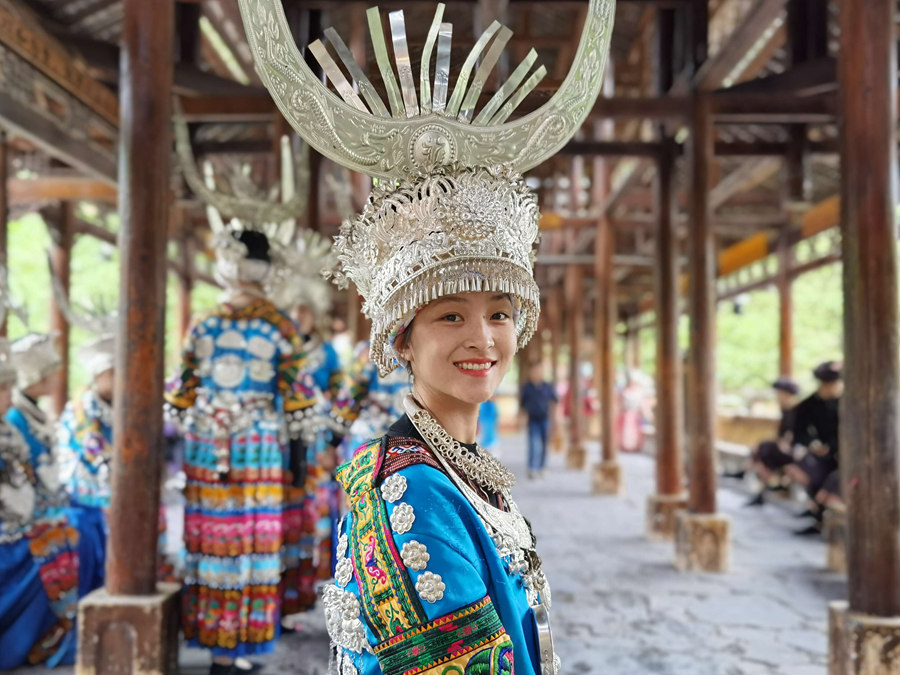 The traditional folk costumes of the Miao – “History worn on the body”