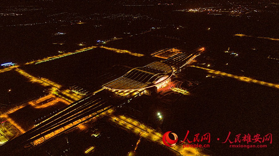 In pics: crescent moon-shaped park in Xiong'an New Area opens to public