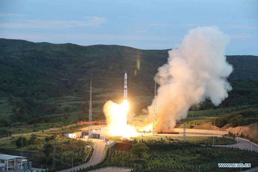 China launches new satellite group