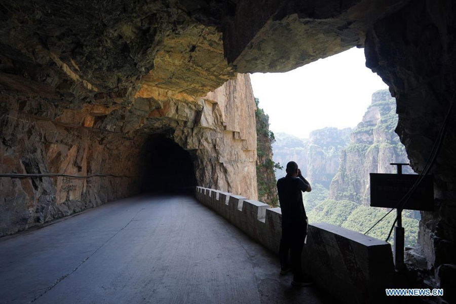 Road over cliff seen in Pingshun County, north China's Shanxi