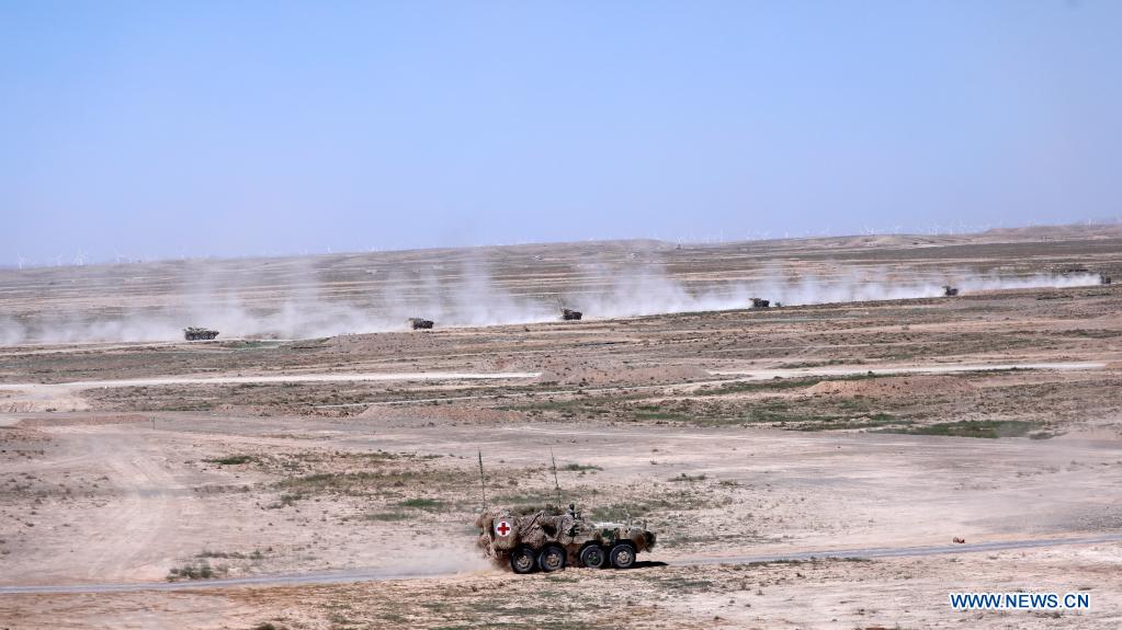 Chinese, Russian military personnel conduct adaptive training for joint military drill