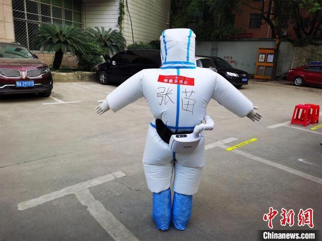 New protective suits keep medical workers cool during dog days of Wuhan’s nucleic acid testing drive