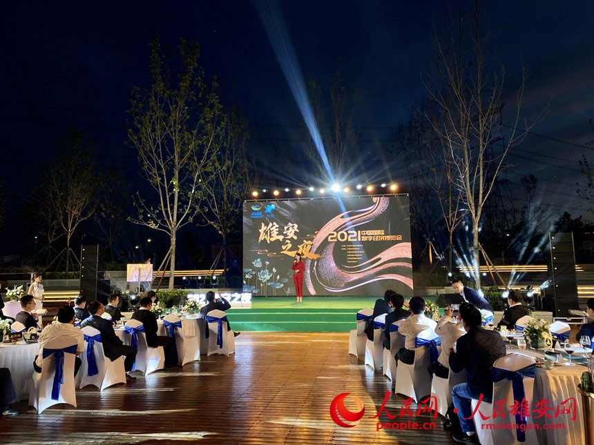 Artists perform ‘iron flowers’ show in Xiongan New Area