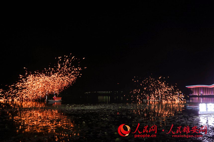 Artists perform ‘iron flowers’ show in Xiongan New Area