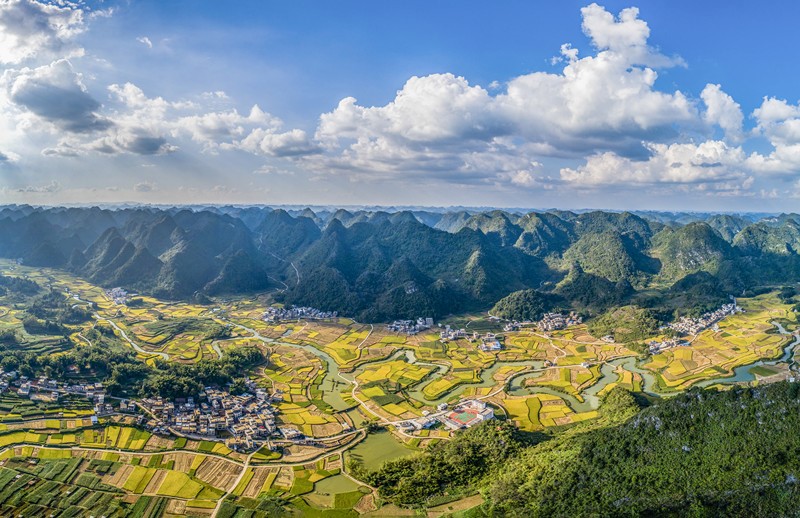 China determined to pursue green development and build shared future for humanity and nature