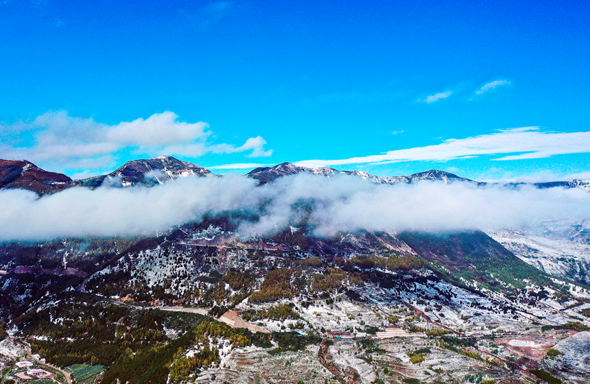 In pics: snow-covered Liupan Mountain in NW China's Ningxia