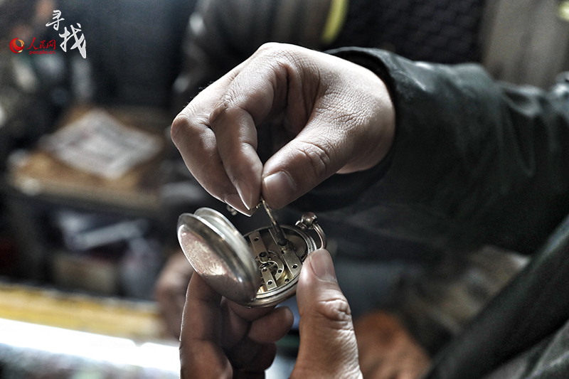 Man kindles obsession with collecting antique clocks, watches