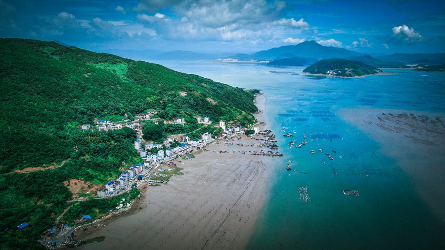 Explore simple, idyllic fishermen's life in Fujian's small village