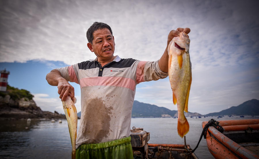 Explore simple, idyllic fishermen's life in Fujian's small village