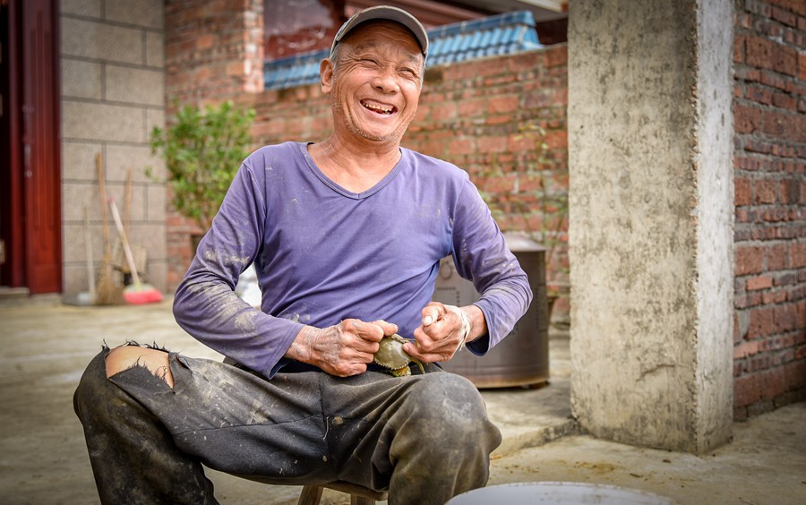 Explore simple, idyllic fishermen's life in Fujian's small village